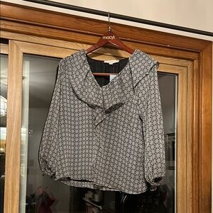 Women's Black and White Patterned Top